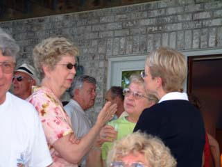 http://home.catholicweb.com/trianglegolfoutings/images/2004-Summer/Reunion1.jpg