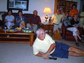 http://home.catholicweb.com/trianglegolfoutings/images/2004-Summer/Reunion10.jpg