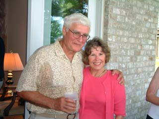 http://home.catholicweb.com/trianglegolfoutings/images/2004-Summer/Reunion17.jpg
