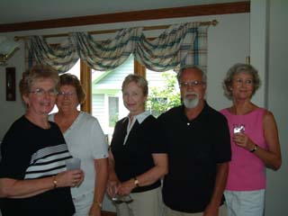 http://home.catholicweb.com/trianglegolfoutings/images/2004-Summer/Reunion2.jpg