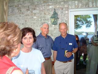 http://home.catholicweb.com/trianglegolfoutings/images/2004-Summer/Reunion24.jpg