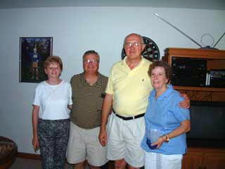 http://home.catholicweb.com/trianglegolfoutings/images/2004-Summer/Reunion25.jpg