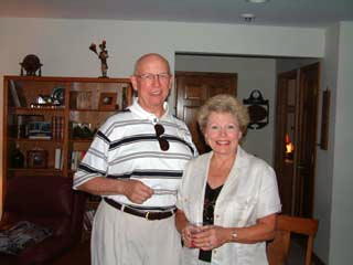 http://home.catholicweb.com/trianglegolfoutings/images/2004-Summer/Reunion27.jpg