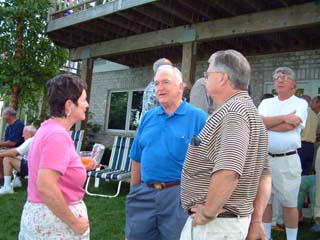 http://home.catholicweb.com/trianglegolfoutings/images/2004-Summer/Reunion29.jpg