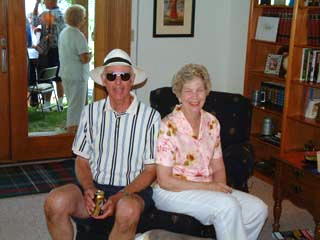 http://home.catholicweb.com/trianglegolfoutings/images/2004-Summer/Reunion7.jpg
