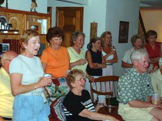 http://home.catholicweb.com/trianglegolfoutings/images/2004-Summer/Reunion8.jpg