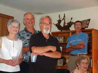 http://home.catholicweb.com/trianglegolfoutings/images/2004-Summer/Reunion9.jpg